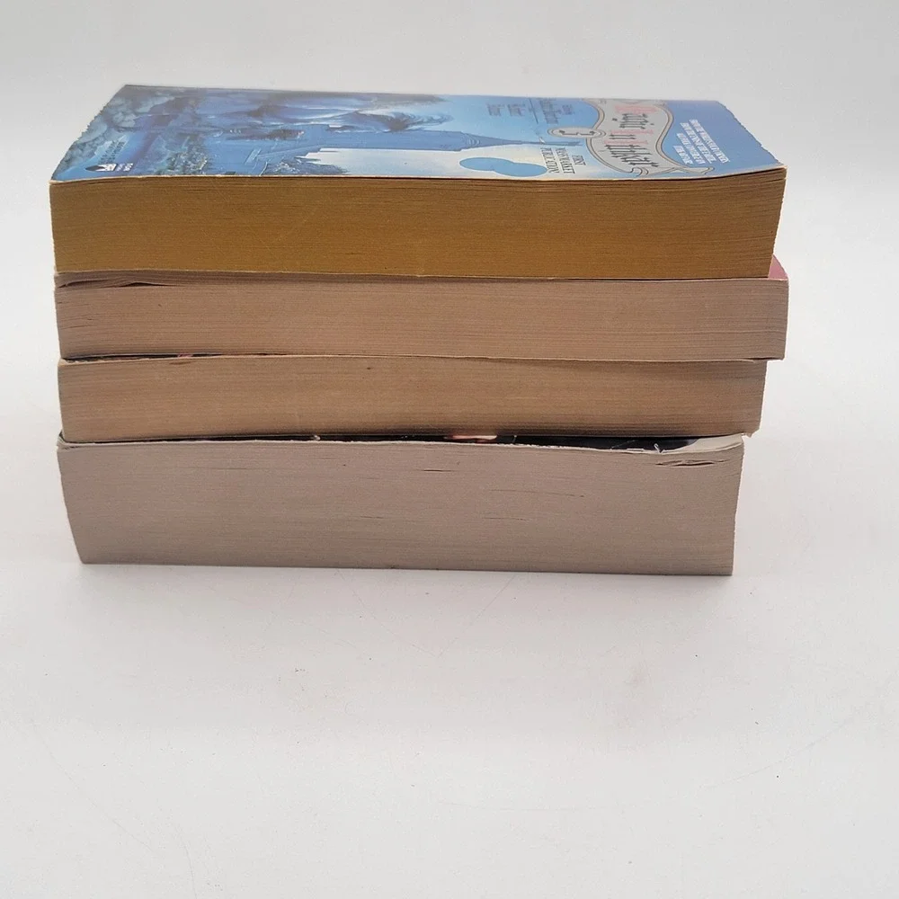 Brent Weeks Elizabeth Boyer Fantasy Book Lot 4 Paperbacks Epic‎ Magic Good